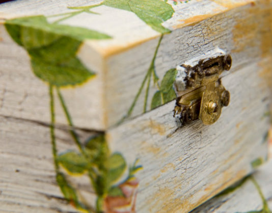 La tecnica del decoupage 775 0 006 La tecnica del Decoupage_ok